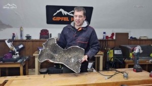 Frauen Skulptur aus Metall