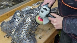 Frauen Skulptur aus Metall