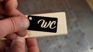 Plexiglas mit Laser schneiden