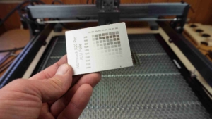 Aluminium mit Diodenlaser Atomstack gravieren markieren