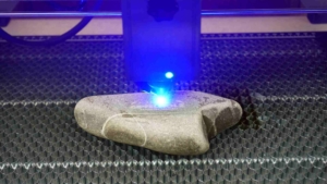 Stein Gravur mit Diodenlaser