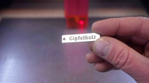 Edelstahl direkt mit dem Diodenlaser gravieren