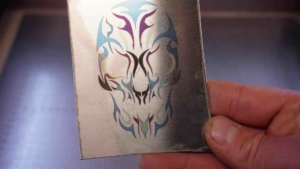 Edelstahl mit dem laser markieren farbig